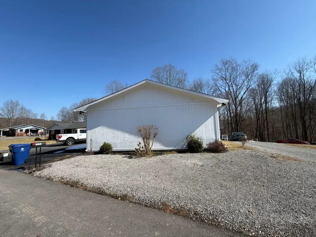 184 Osborne Road Pineville KY 40977