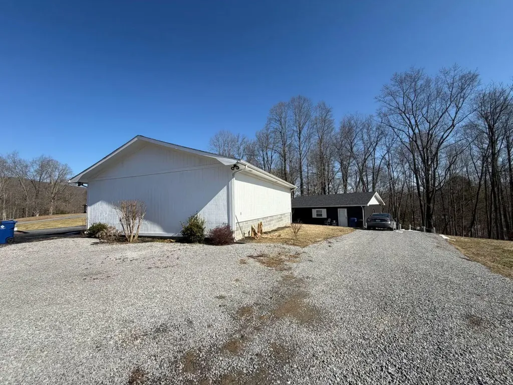 184 Osborne Road Pineville KY 40977