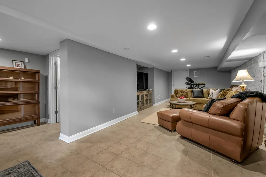 325 Kingsway Drive Lexington KY 40502