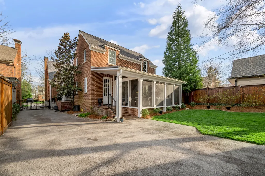 325 Kingsway Drive Lexington KY 40502