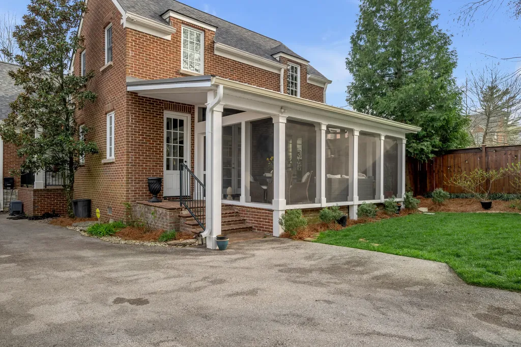 325 Kingsway Drive Lexington KY 40502