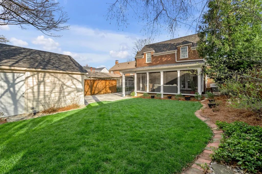 325 Kingsway Drive Lexington KY 40502