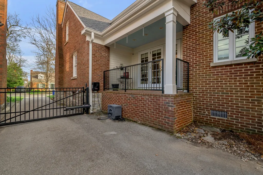 325 Kingsway Drive Lexington KY 40502