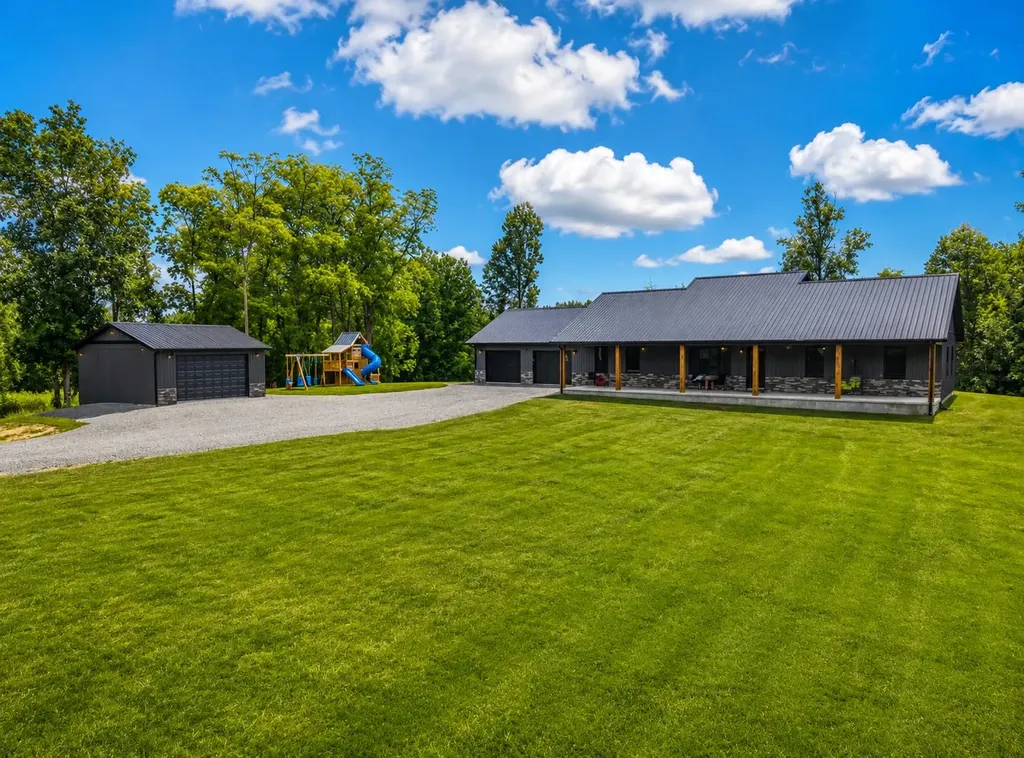 2009 East Williamsburg Street Whitley City KY 42653