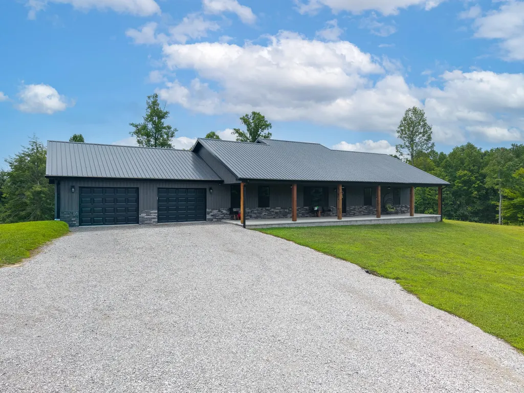 2009 East Williamsburg Street Whitley City KY 42653