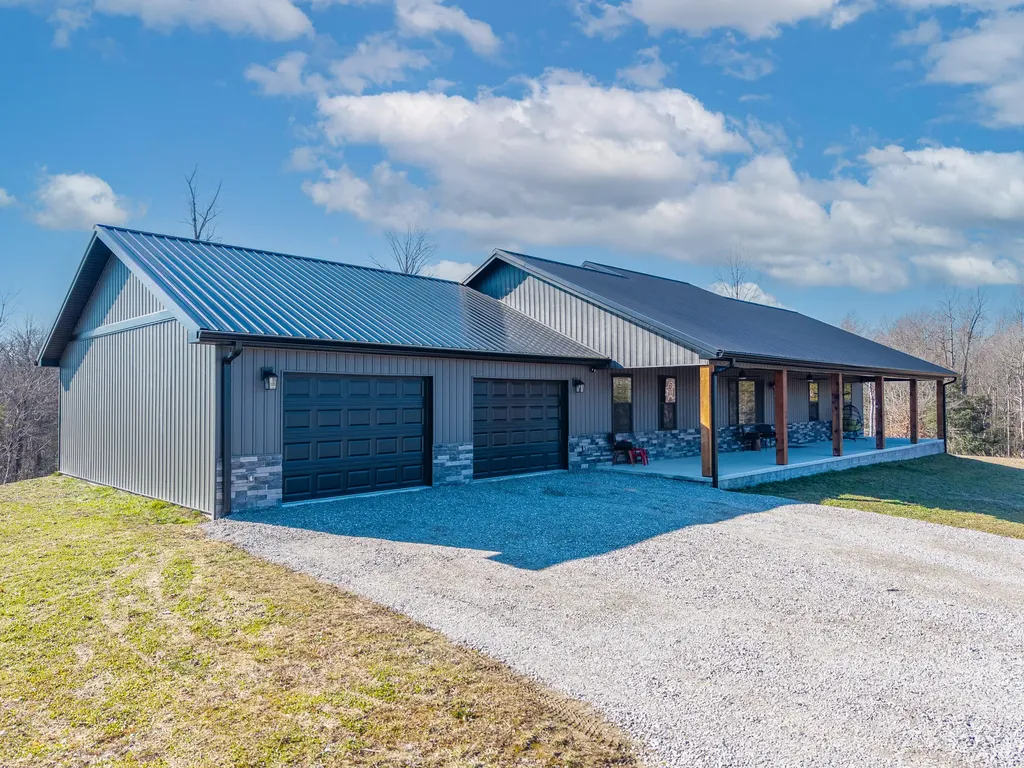 2009 East Williamsburg Street Whitley City KY 42653