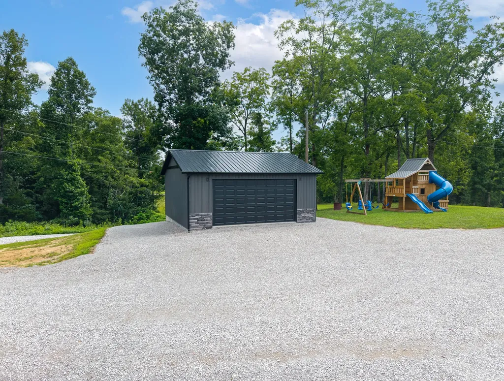 2009 East Williamsburg Street Whitley City KY 42653