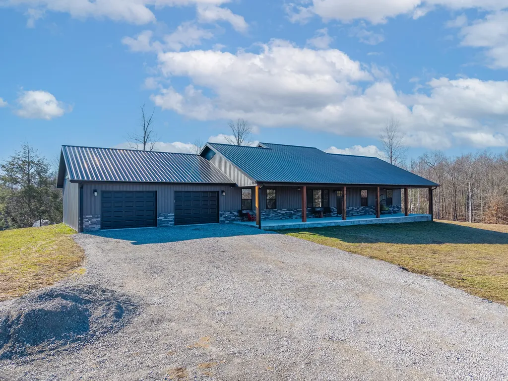 2009 East Williamsburg Street Whitley City KY 42653