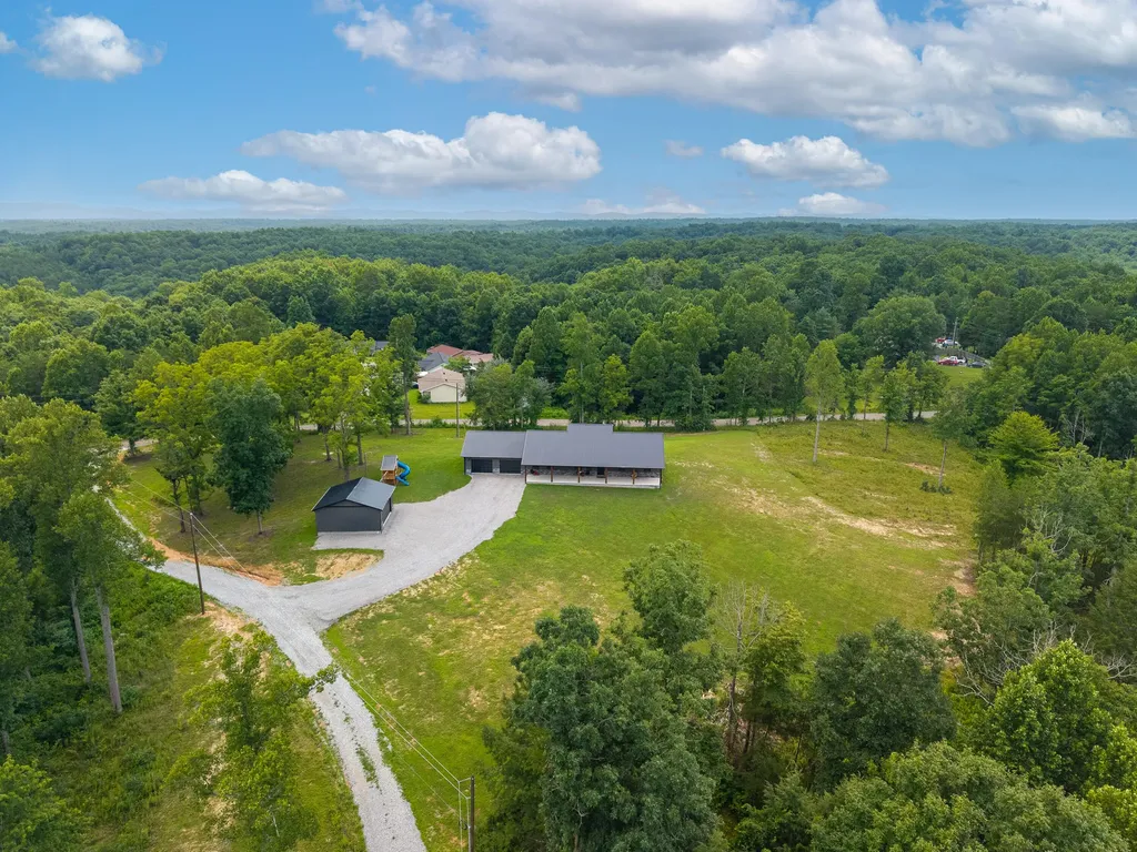 2009 East Williamsburg Street Whitley City KY 42653