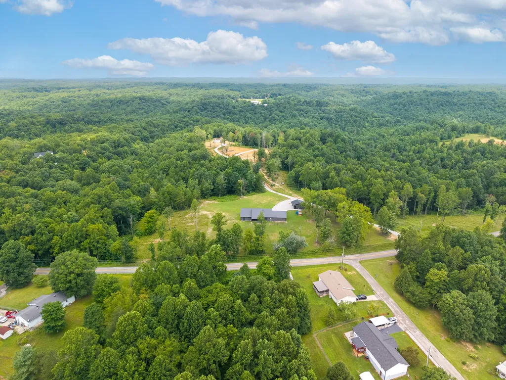 2009 East Williamsburg Street Whitley City KY 42653
