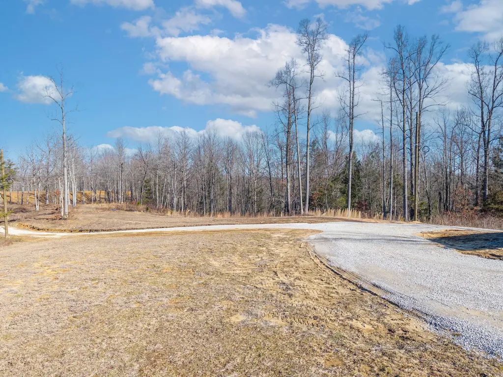2009 East Williamsburg Street Whitley City KY 42653