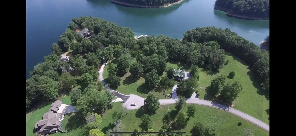 29 Hickory Point Drive Monticello KY 42633