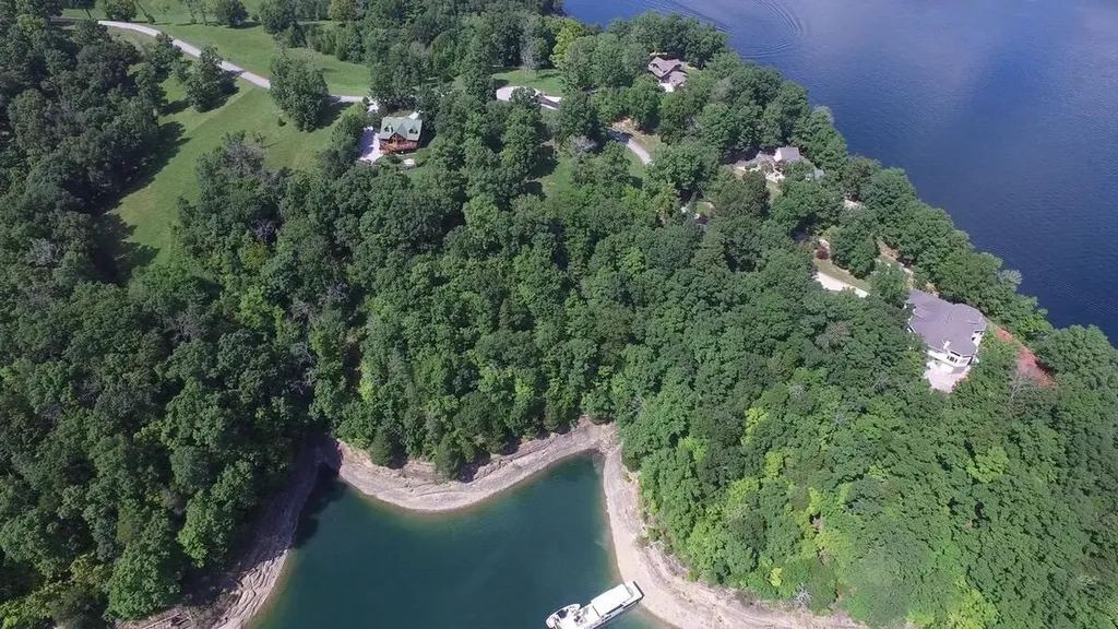 29 Hickory Point Drive Monticello KY 42633