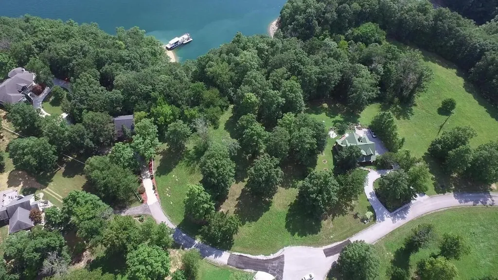 29 Hickory Point Drive Monticello KY 42633