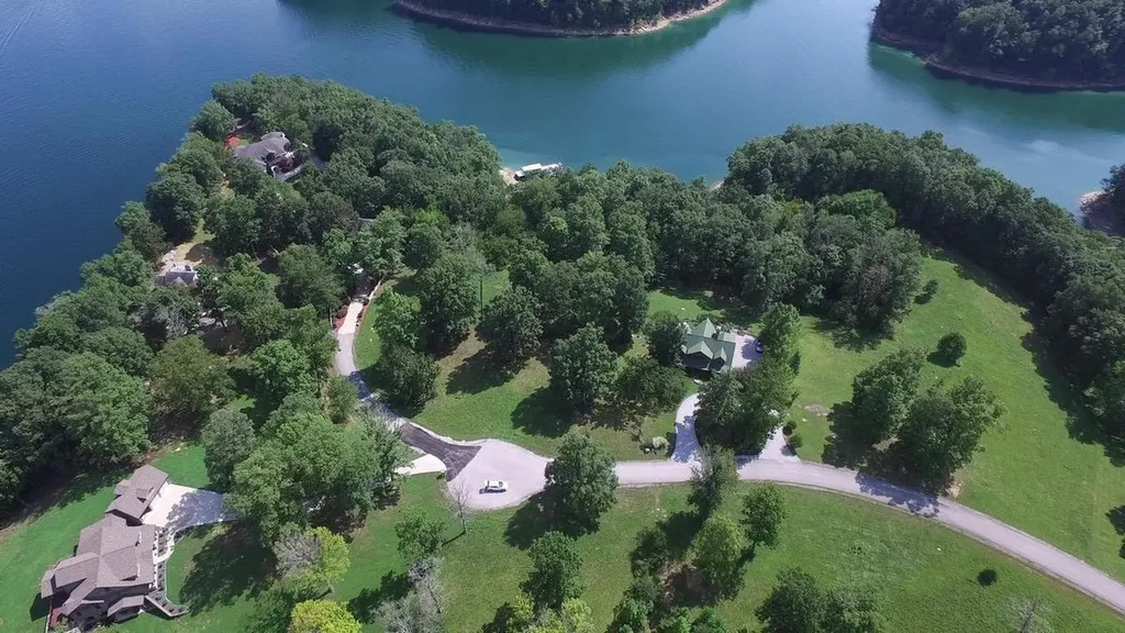 29 Hickory Point Drive Monticello KY 42633