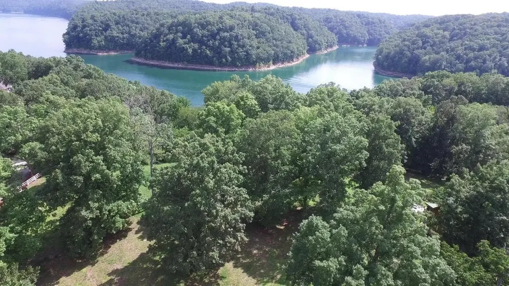 29 Hickory Point Drive Monticello KY 42633