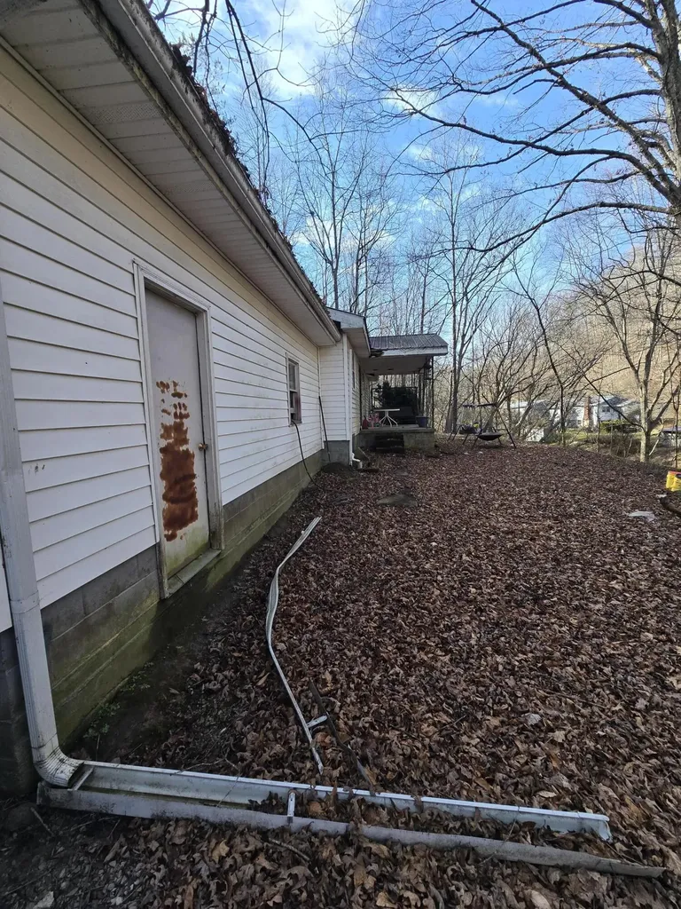 60 Dorothy Lane Hyden KY 41749