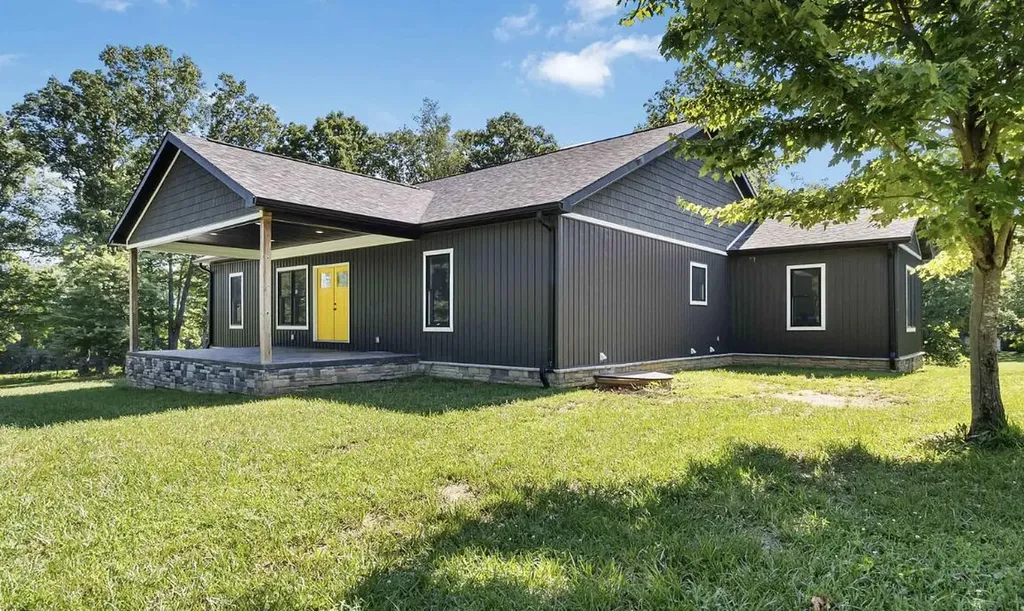 226 W Wilson Road Russell Springs KY 42642