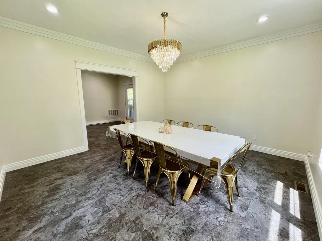 226 W Wilson Road Russell Springs KY 42642