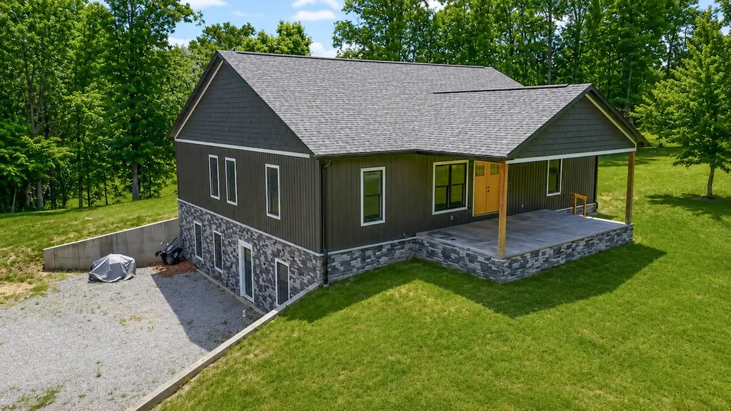 226 W Wilson Road Russell Springs KY 42642