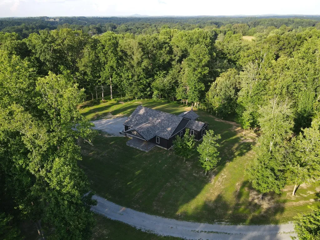 226 W Wilson Road Russell Springs KY 42642