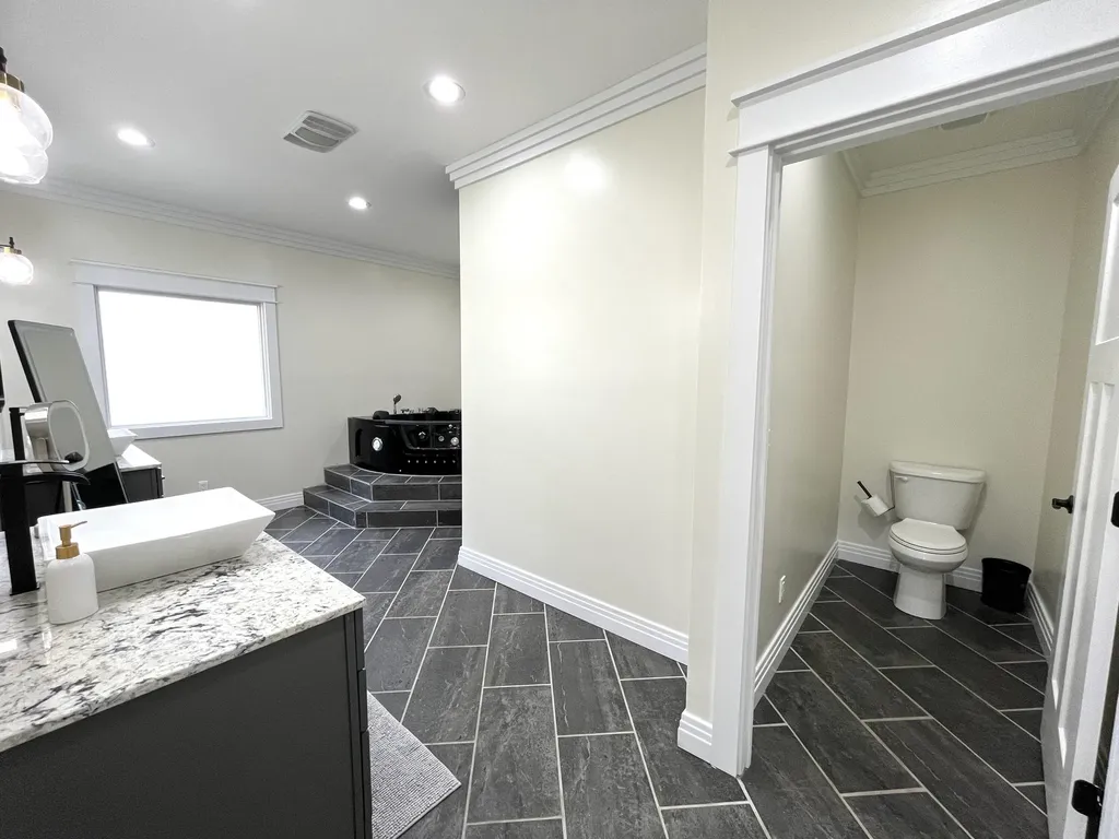 226 W Wilson Road Russell Springs KY 42642