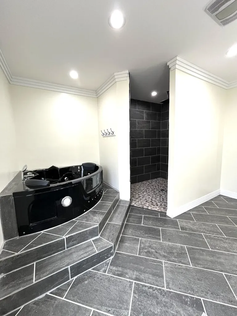 226 W Wilson Road Russell Springs KY 42642