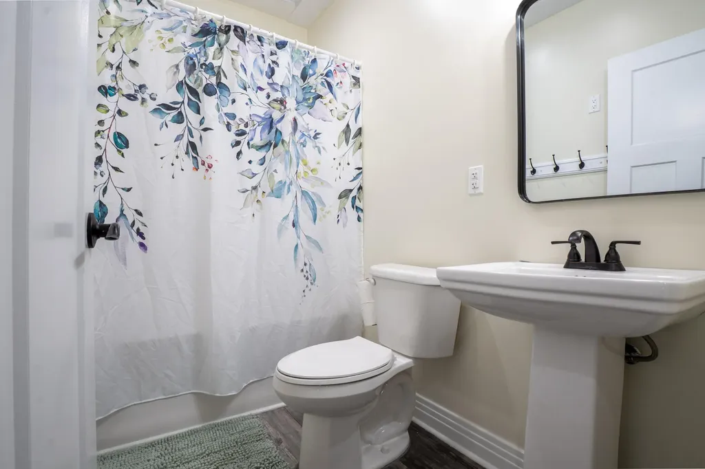 226 W Wilson Road Russell Springs KY 42642