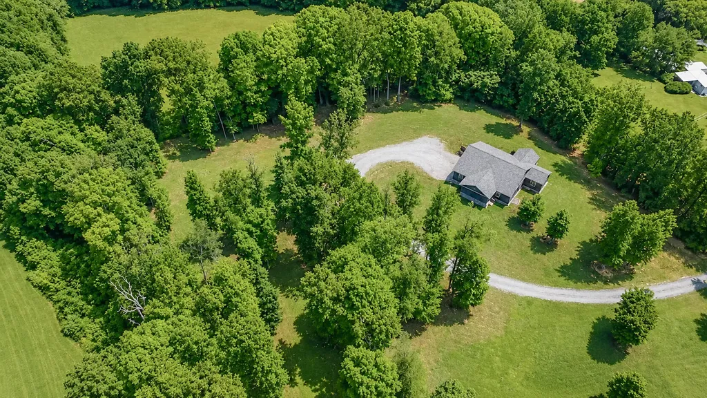 226 W Wilson Road Russell Springs KY 42642