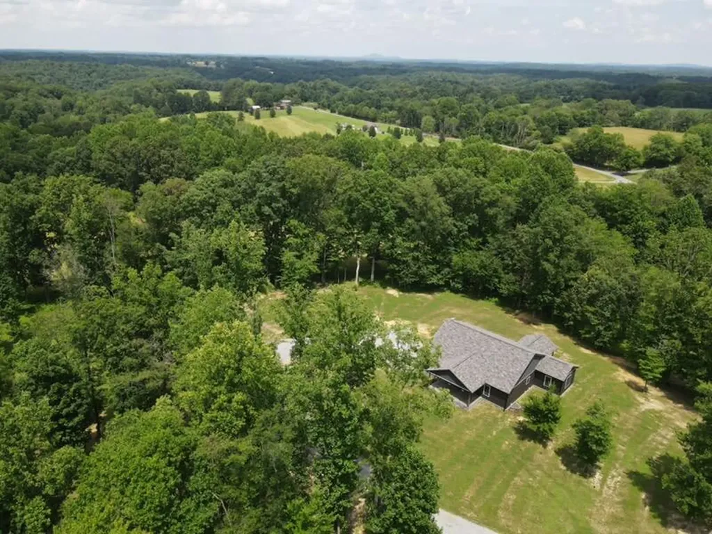 226 W Wilson Road Russell Springs KY 42642