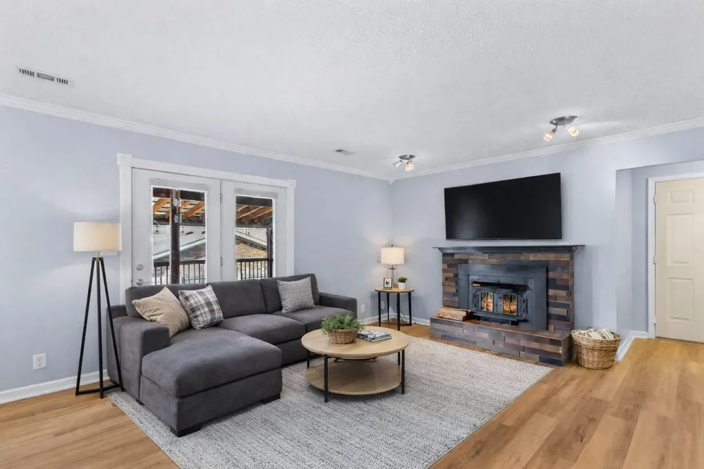8010 Northern Spy Drive Louisville KY 40228