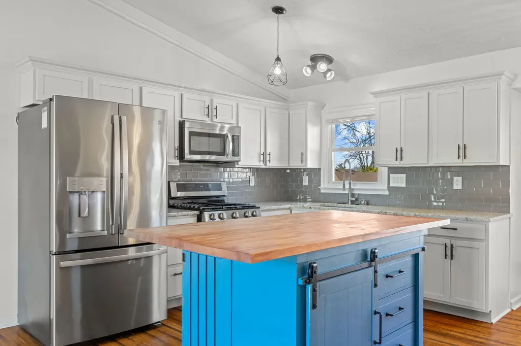 8010 Northern Spy Drive Louisville KY 40228