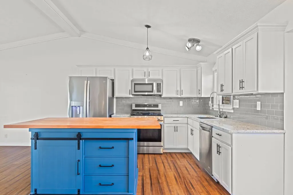8010 Northern Spy Drive Louisville KY 40228