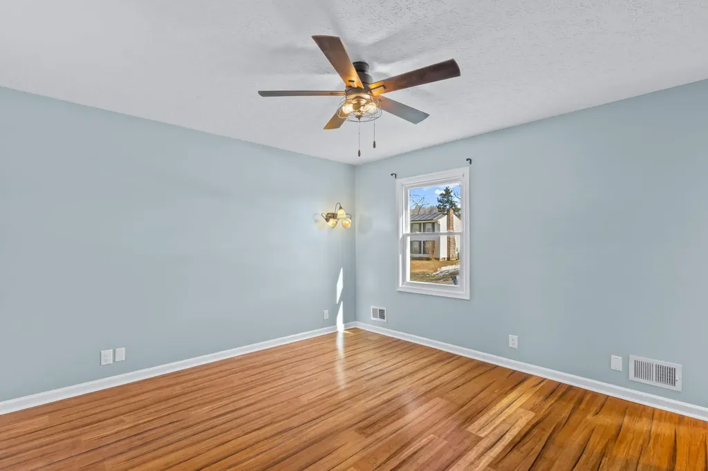 8010 Northern Spy Drive Louisville KY 40228
