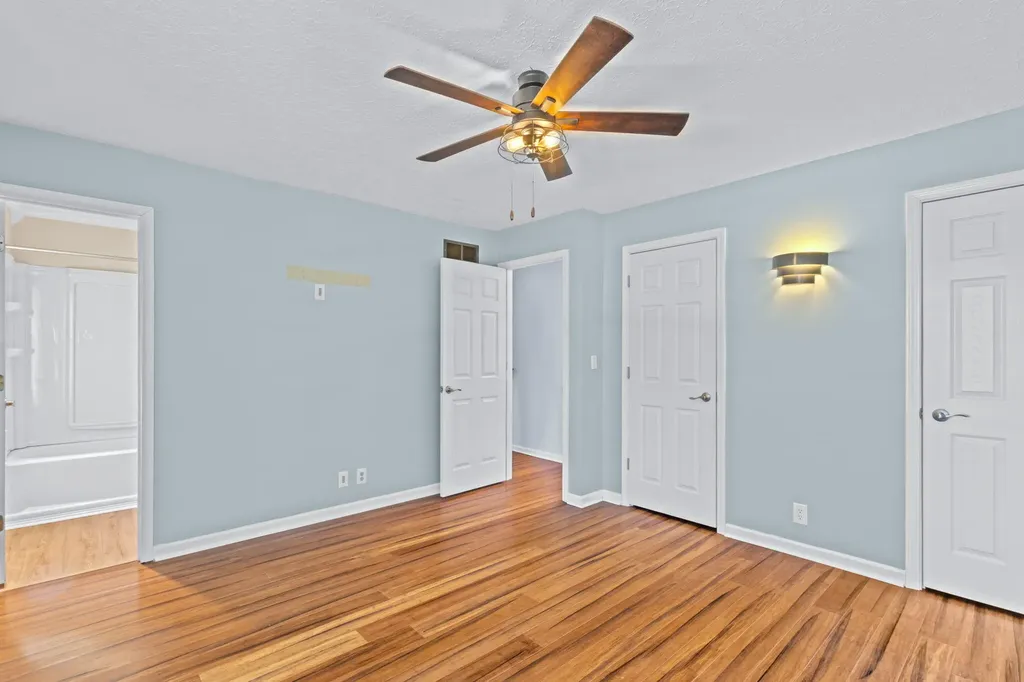 8010 Northern Spy Drive Louisville KY 40228