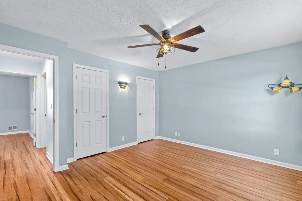 8010 Northern Spy Drive Louisville KY 40228