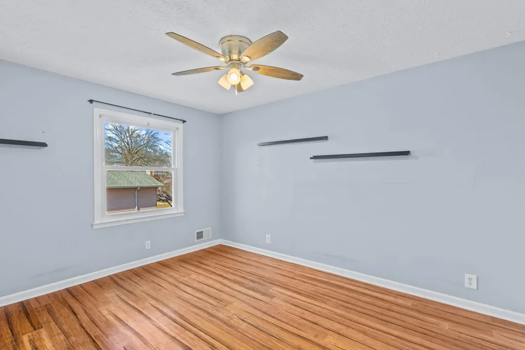 8010 Northern Spy Drive Louisville KY 40228