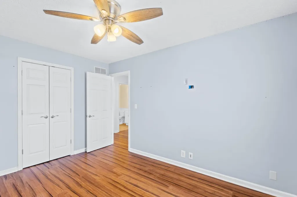 8010 Northern Spy Drive Louisville KY 40228
