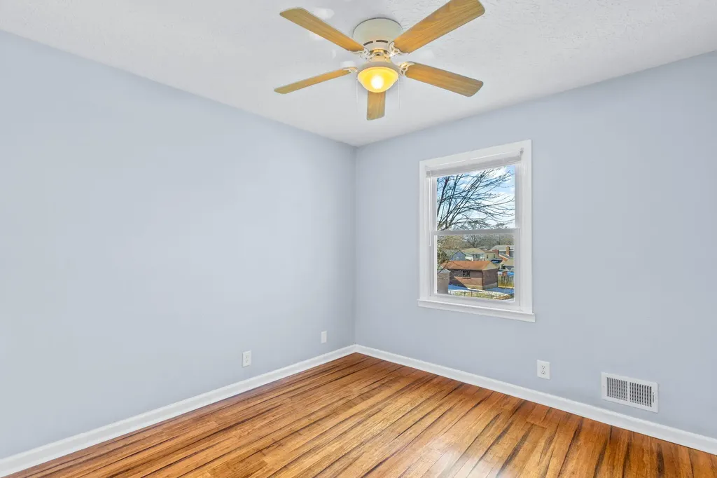 8010 Northern Spy Drive Louisville KY 40228