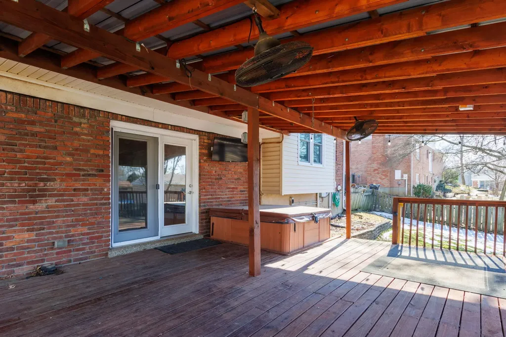 8010 Northern Spy Drive Louisville KY 40228