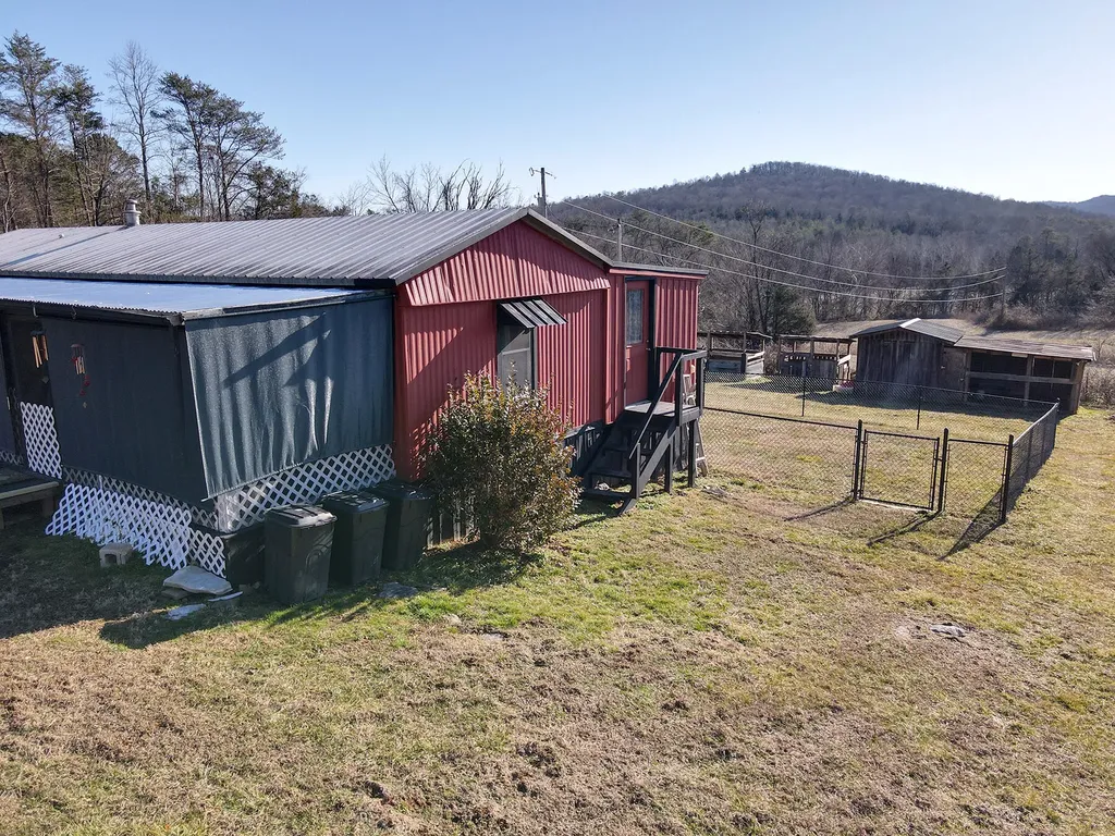 814 Parmleysville Road Monticello KY 42633