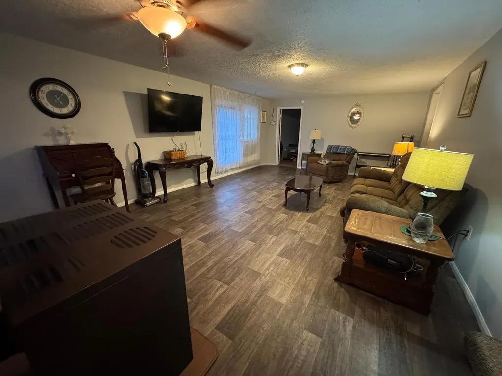 25 Don Grider Road Russell Springs KY 42642