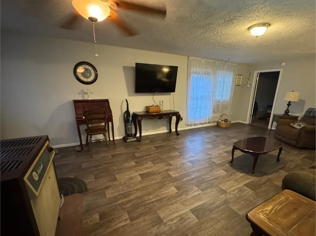 25 Don Grider Road Russell Springs KY 42642