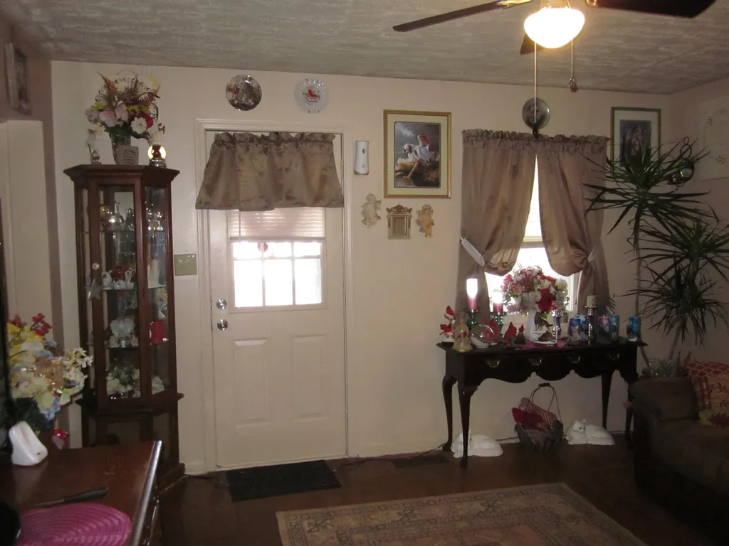 220 E Washington Street Winchester KY 40391
