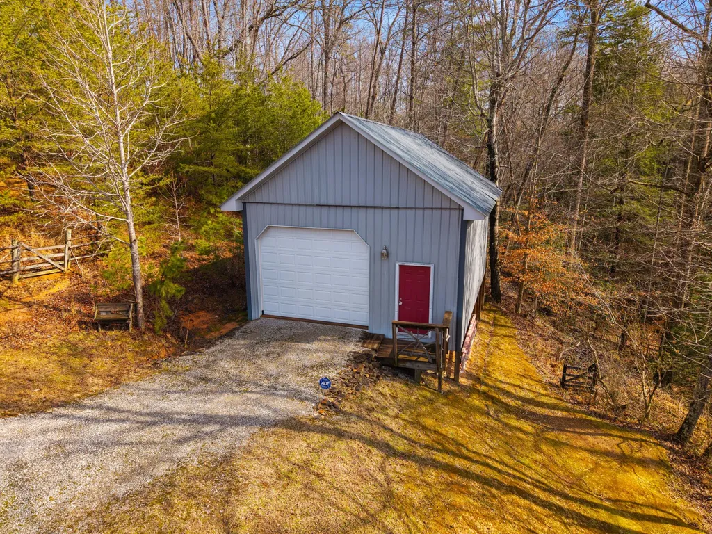 135 Methodist Drive Whitley City KY 42653