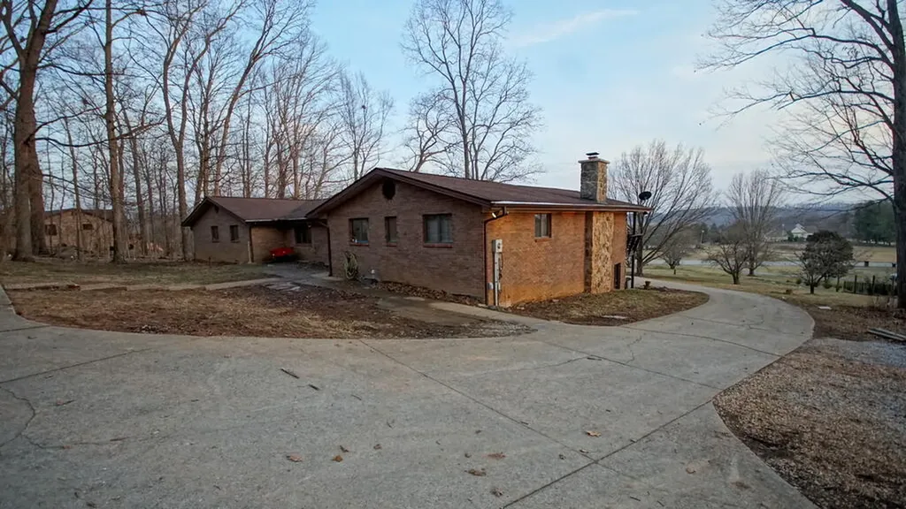 386 Runway Boulevard Somerset KY 42503