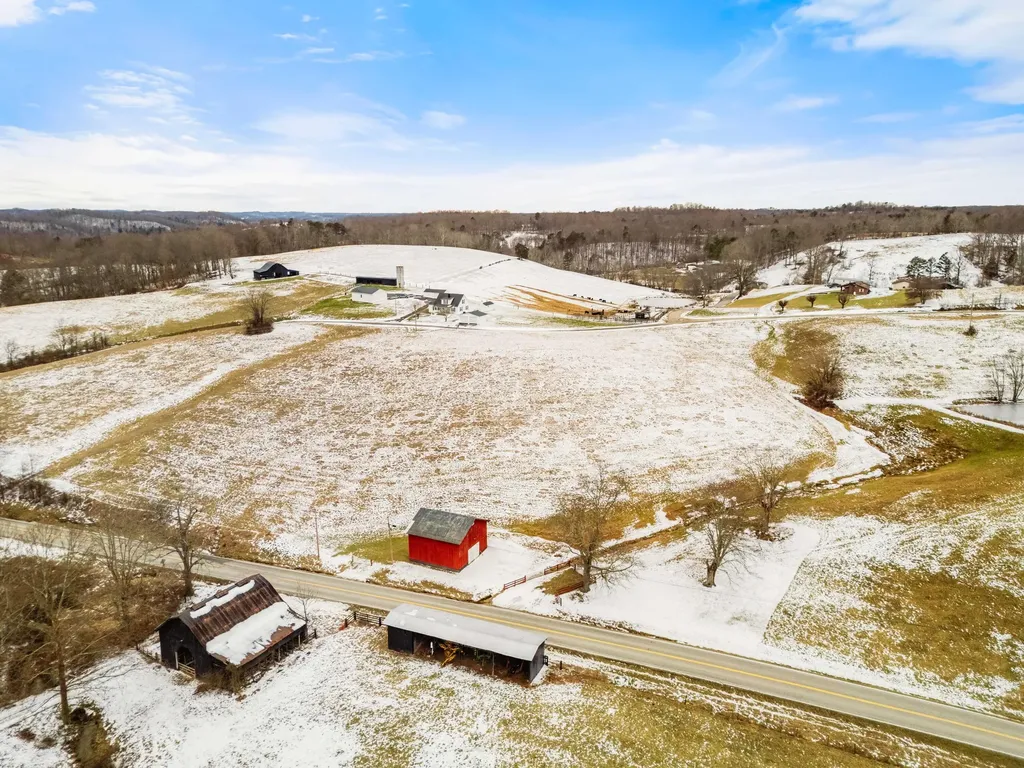 9999 Anna Moore Road Annville KY 40402