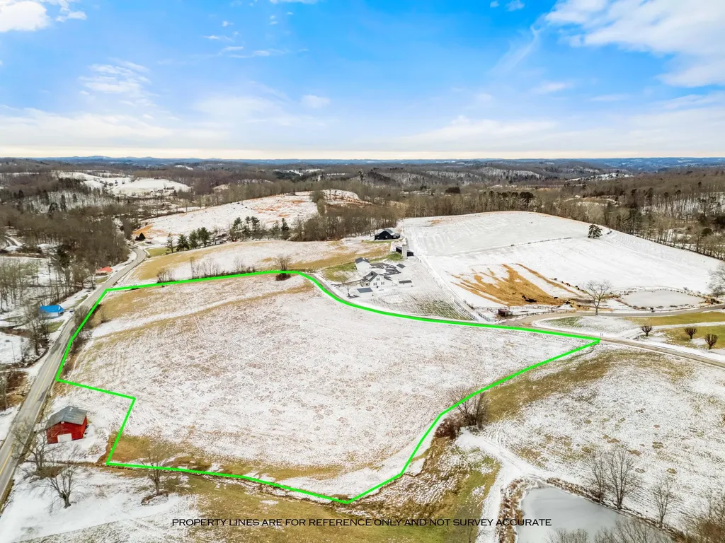 9999 Anna Moore Road Annville KY 40402