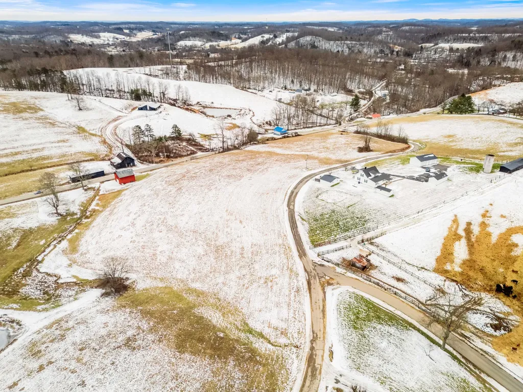 9999 Anna Moore Road Annville KY 40402