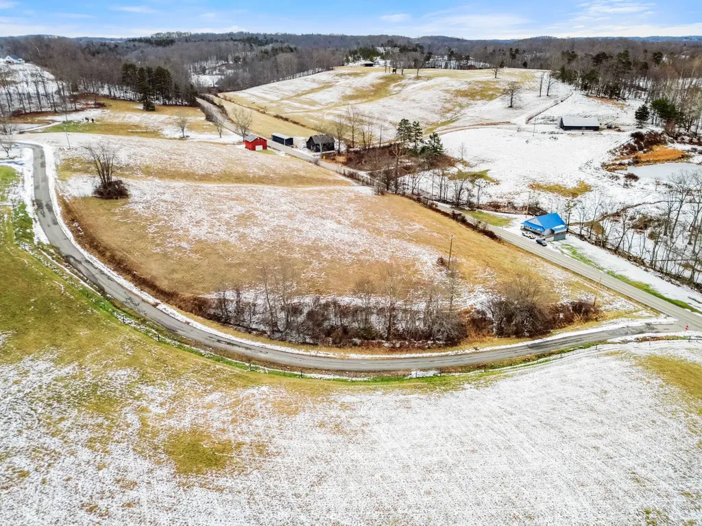 9999 Anna Moore Road Annville KY 40402